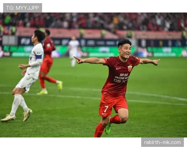 上海海港展现冠军底蕴，全力冲刺联赛桂冠引关注