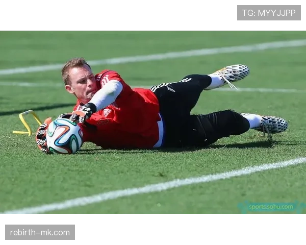 世界杯封神到重伤低谷:诺伊尔的生涯转折 世界杯封神到重伤低谷:诺伊尔的生涯转折